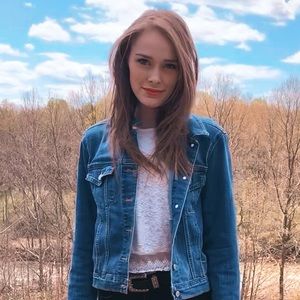 Meet your Posher, Crystal